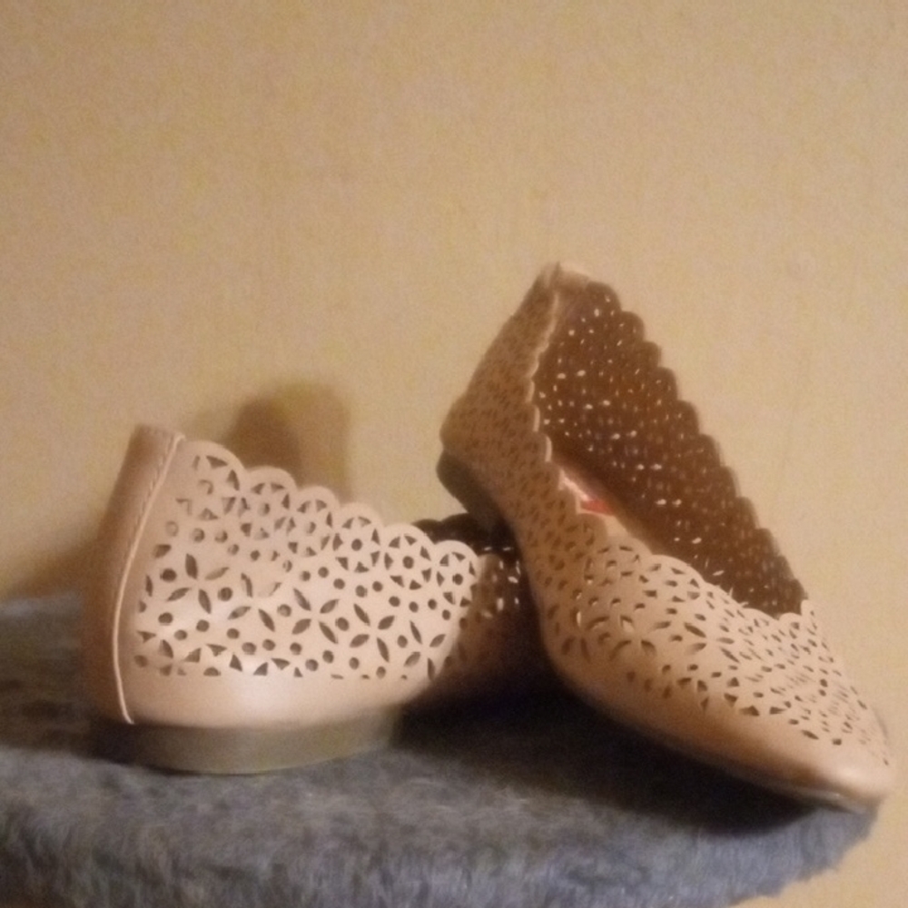 UnionBay Beige Women's Loafers